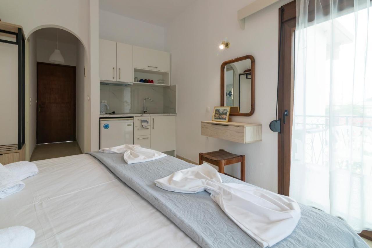 Postman'S House Hotel Parga Exterior photo